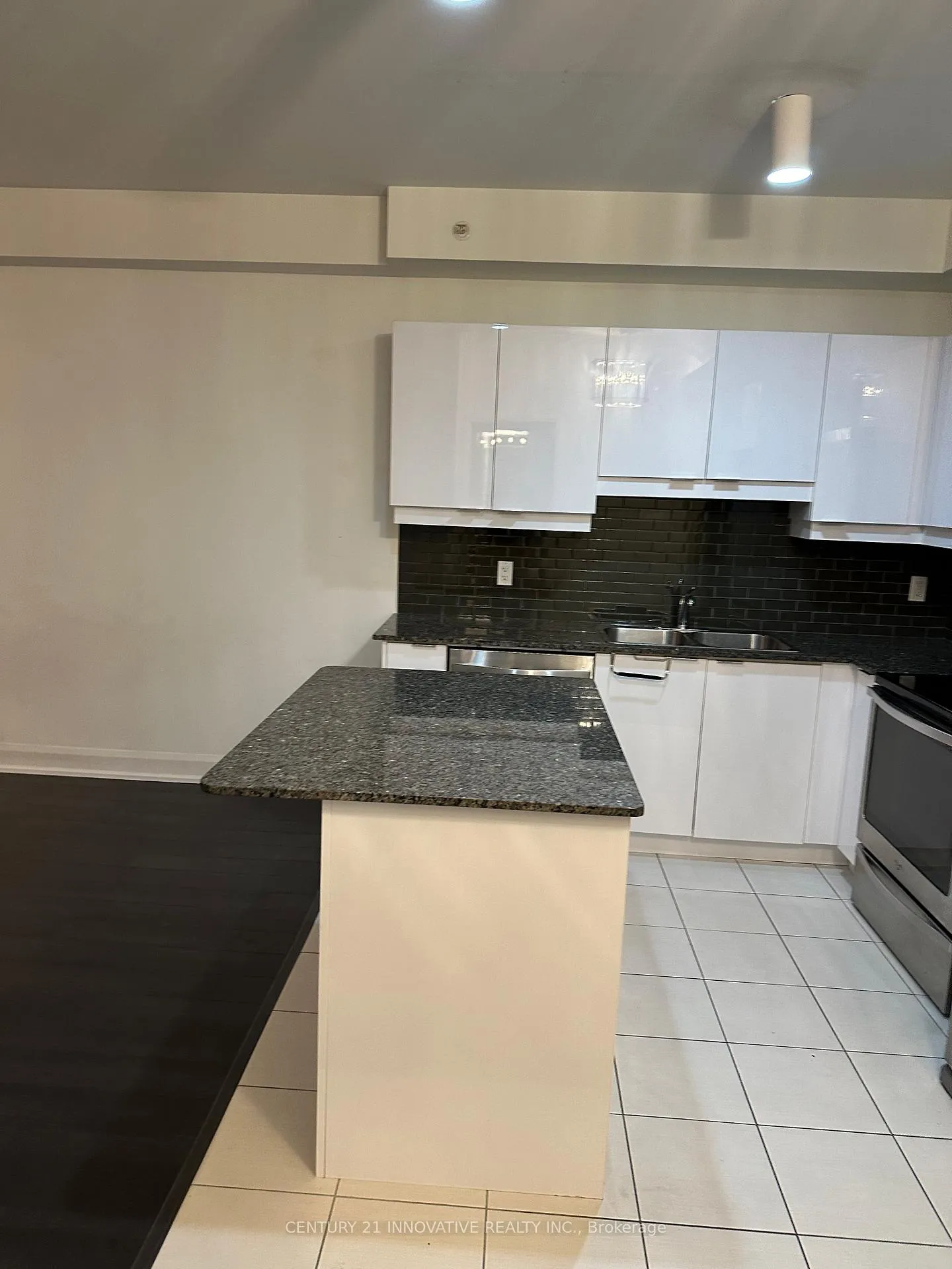 Photo 7 of Unit 419, 2910 Highway 7 Road, Vaughan, Concord — HOMEH