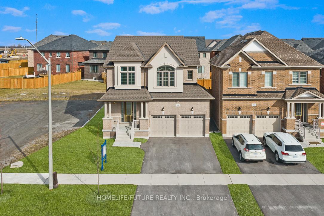 Photo 2 of 100 Grady Drive, Clarington, Newcastle — HOMEH