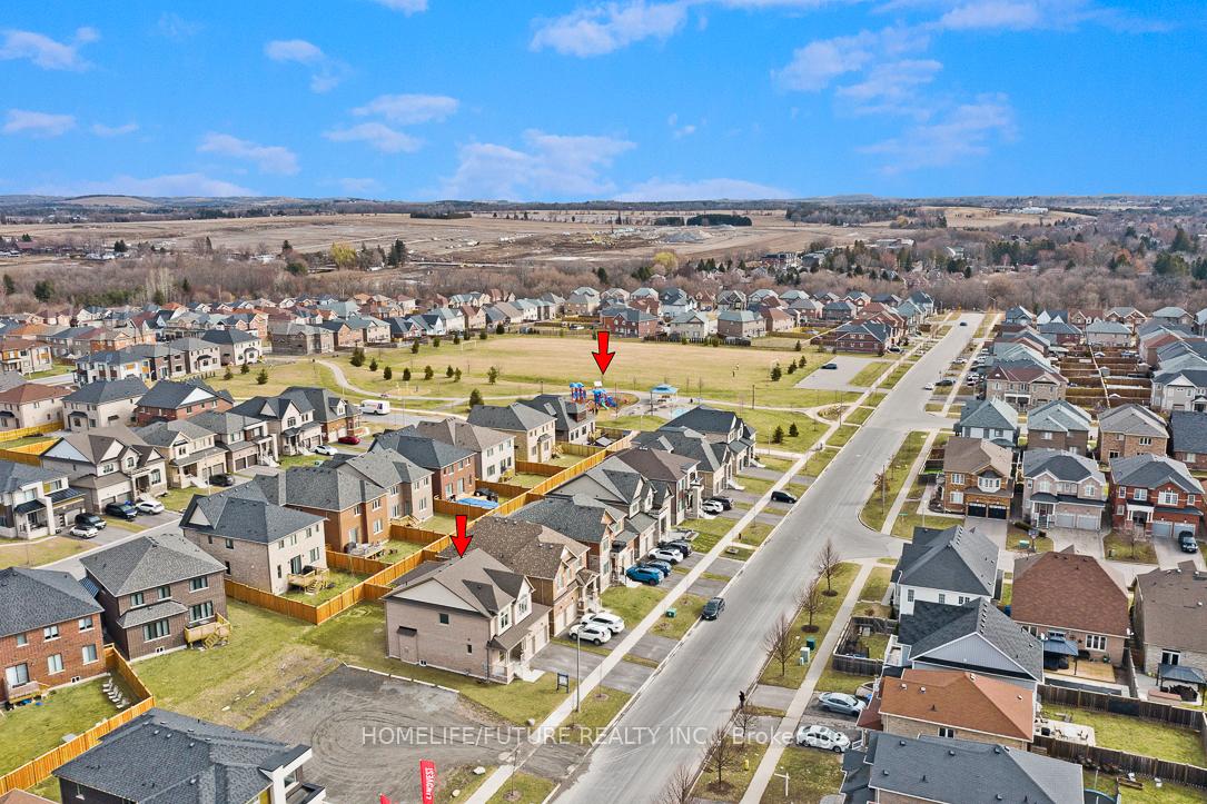 Photo 3 of 100 Grady Drive, Clarington, Newcastle — HOMEH
