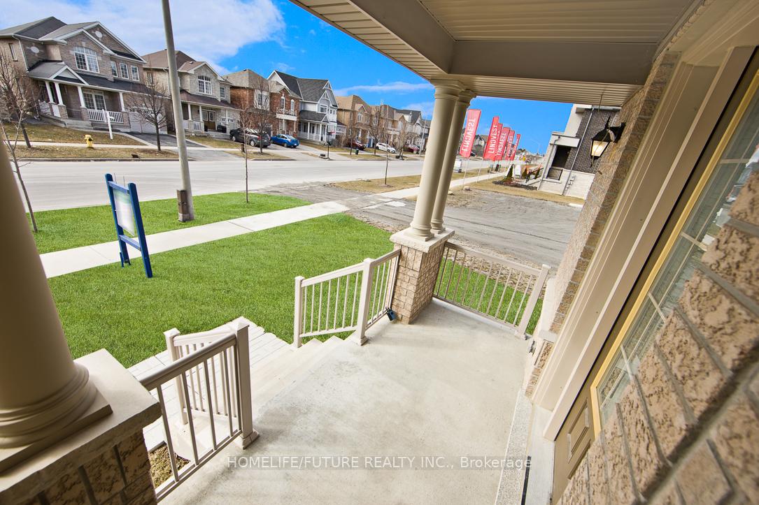 Photo 6 of 100 Grady Drive, Clarington, Newcastle — HOMEH