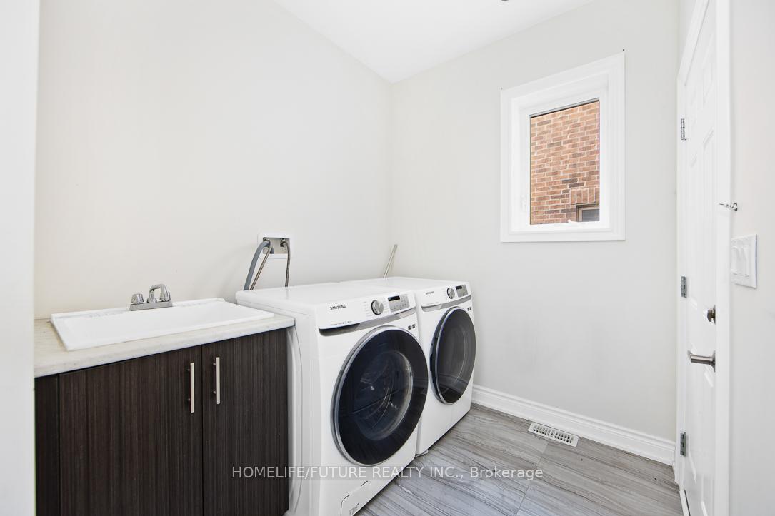 Photo 17 of 100 Grady Drive, Clarington, Newcastle — HOMEH