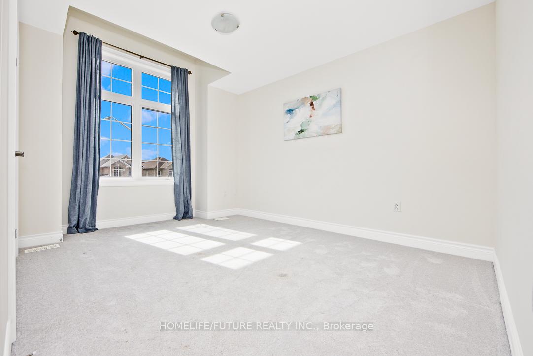 Photo 27 of 100 Grady Drive, Clarington, Newcastle — HOMEH