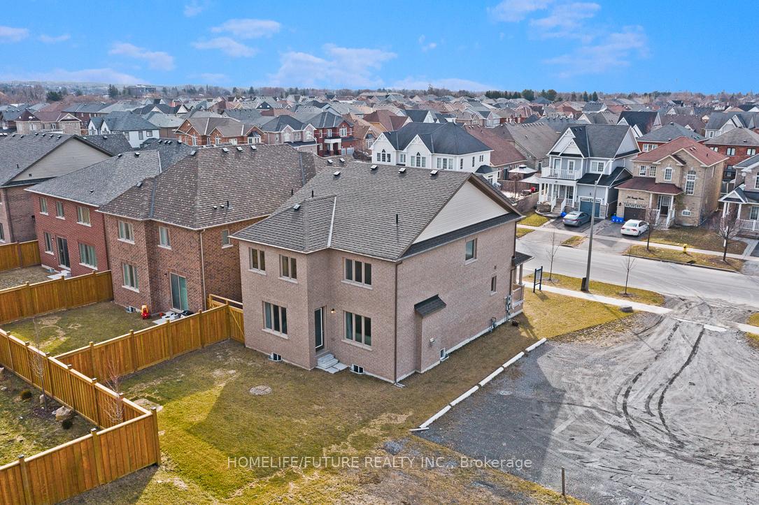 Photo 31 of 100 Grady Drive, Clarington, Newcastle — HOMEH