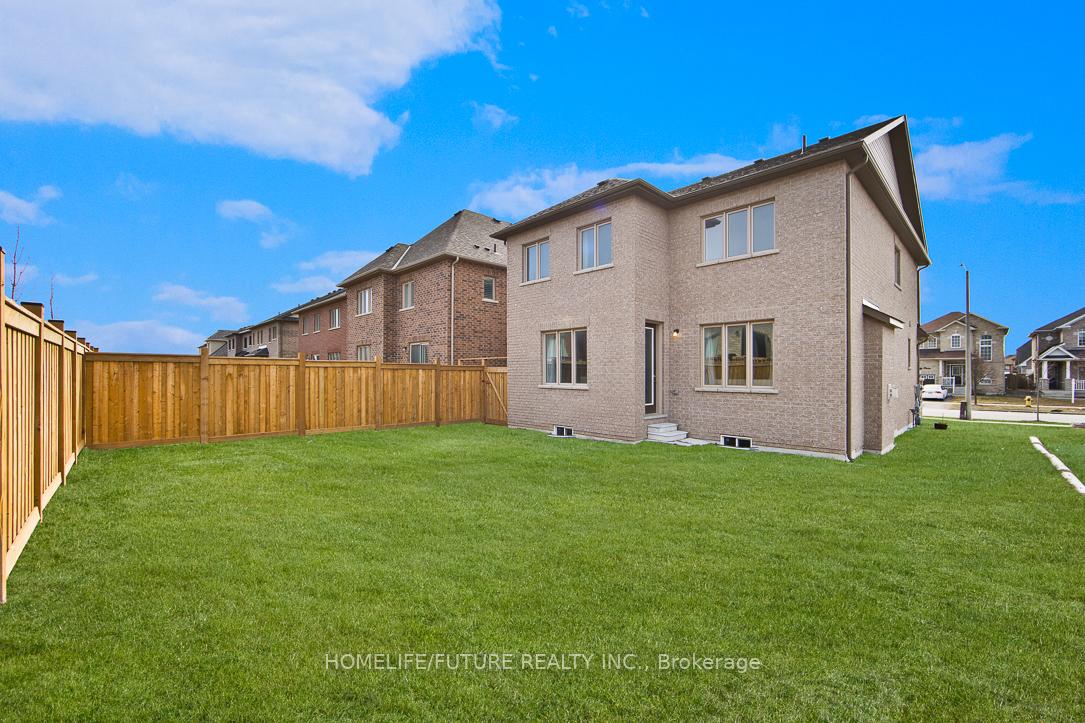 Photo 32 of 100 Grady Drive, Clarington, Newcastle — HOMEH