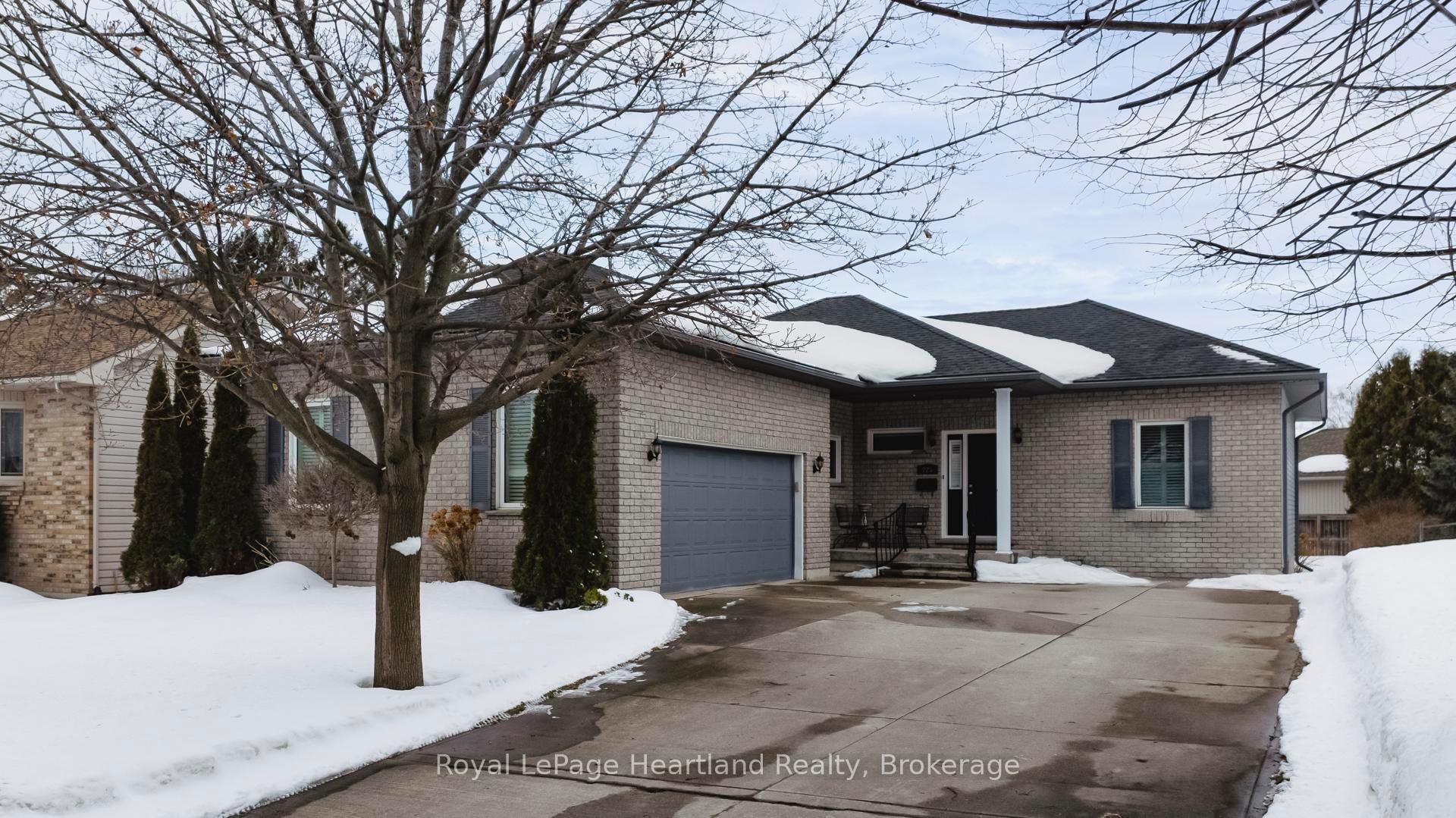 Photo 1 of 225 Bennett Street E, Goderich, Goderich (Town) — HOMEH