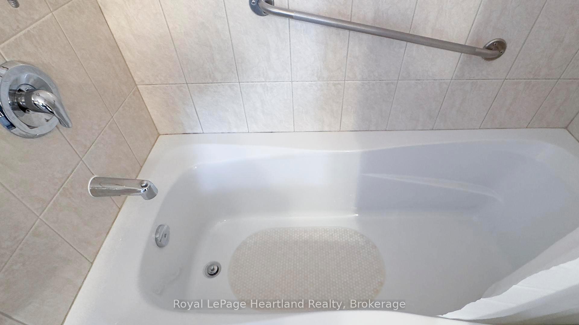 Photo 33 of 225 Bennett Street E, Goderich, Goderich (Town) — HOMEH