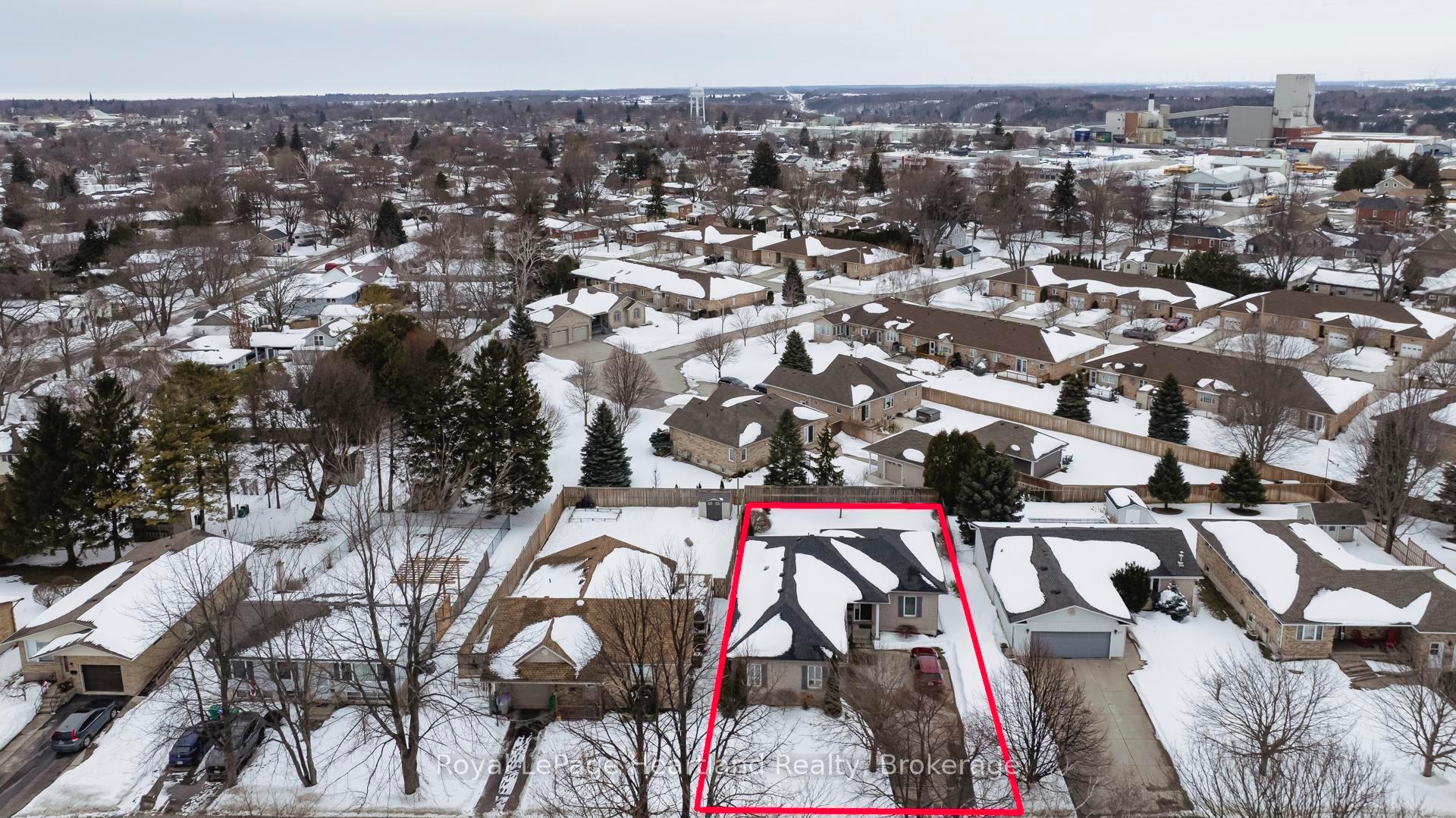 Photo 38 of 225 Bennett Street E, Goderich, Goderich (Town) — HOMEH