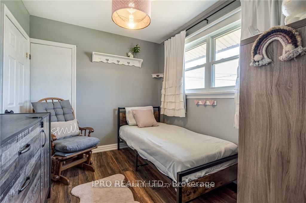 Photo 15 of 79 Sandalwood Avenue, Hamilton, Huntington — HOMEH