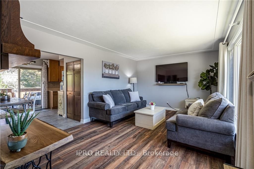 Photo 3 of 79 Sandalwood Avenue, Hamilton, Huntington — HOMEH