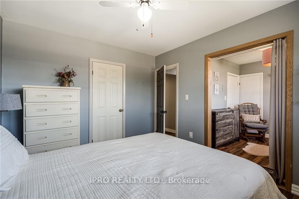Photo 13 of 79 Sandalwood Avenue, Hamilton, Huntington — HOMEH
