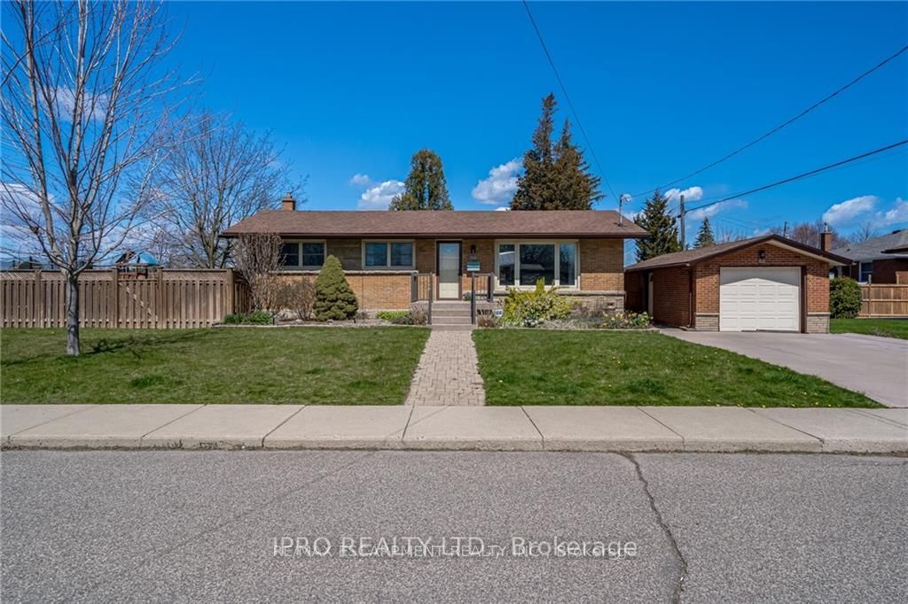 Photo 23 of 79 Sandalwood Avenue, Hamilton, Huntington — HOMEH