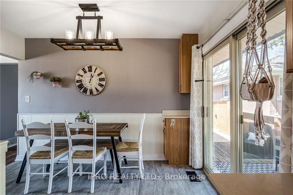 Photo 9 of 79 Sandalwood Avenue, Hamilton, Huntington — HOMEH