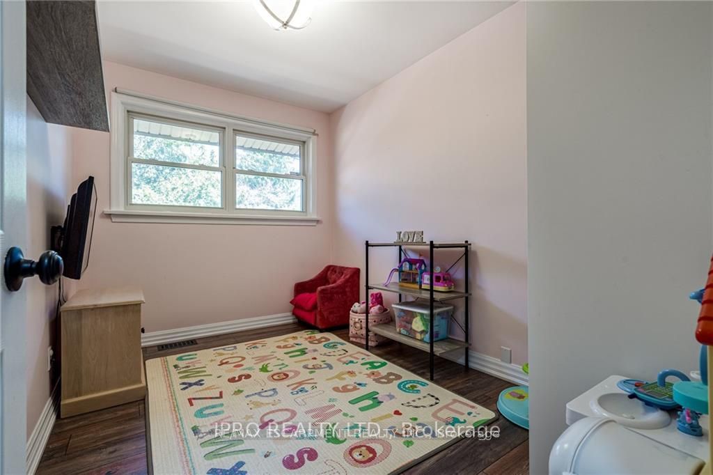 Photo 18 of 79 Sandalwood Avenue, Hamilton, Huntington — HOMEH