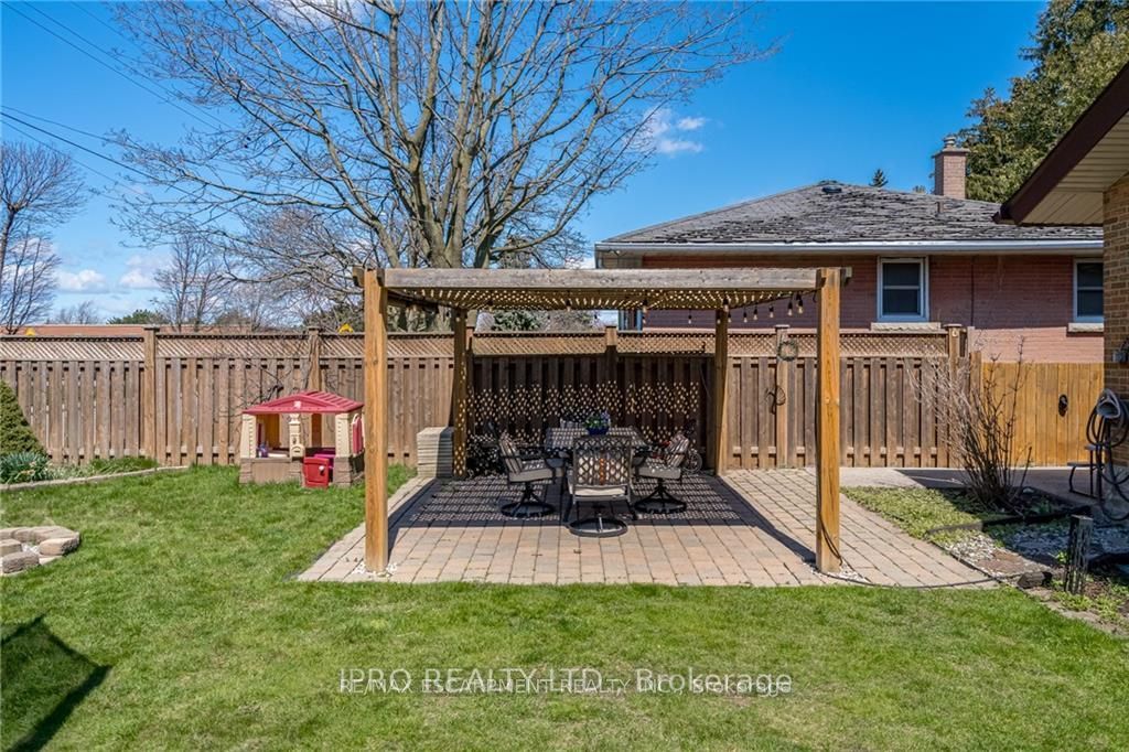 Photo 22 of 79 Sandalwood Avenue, Hamilton, Huntington — HOMEH