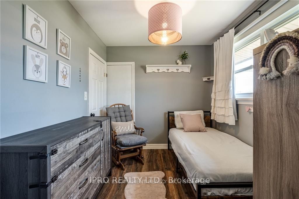 Photo 16 of 79 Sandalwood Avenue, Hamilton, Huntington — HOMEH