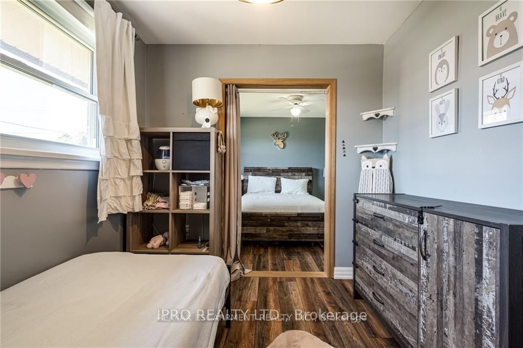 Photo 14 of 79 Sandalwood Avenue, Hamilton, Huntington — HOMEH