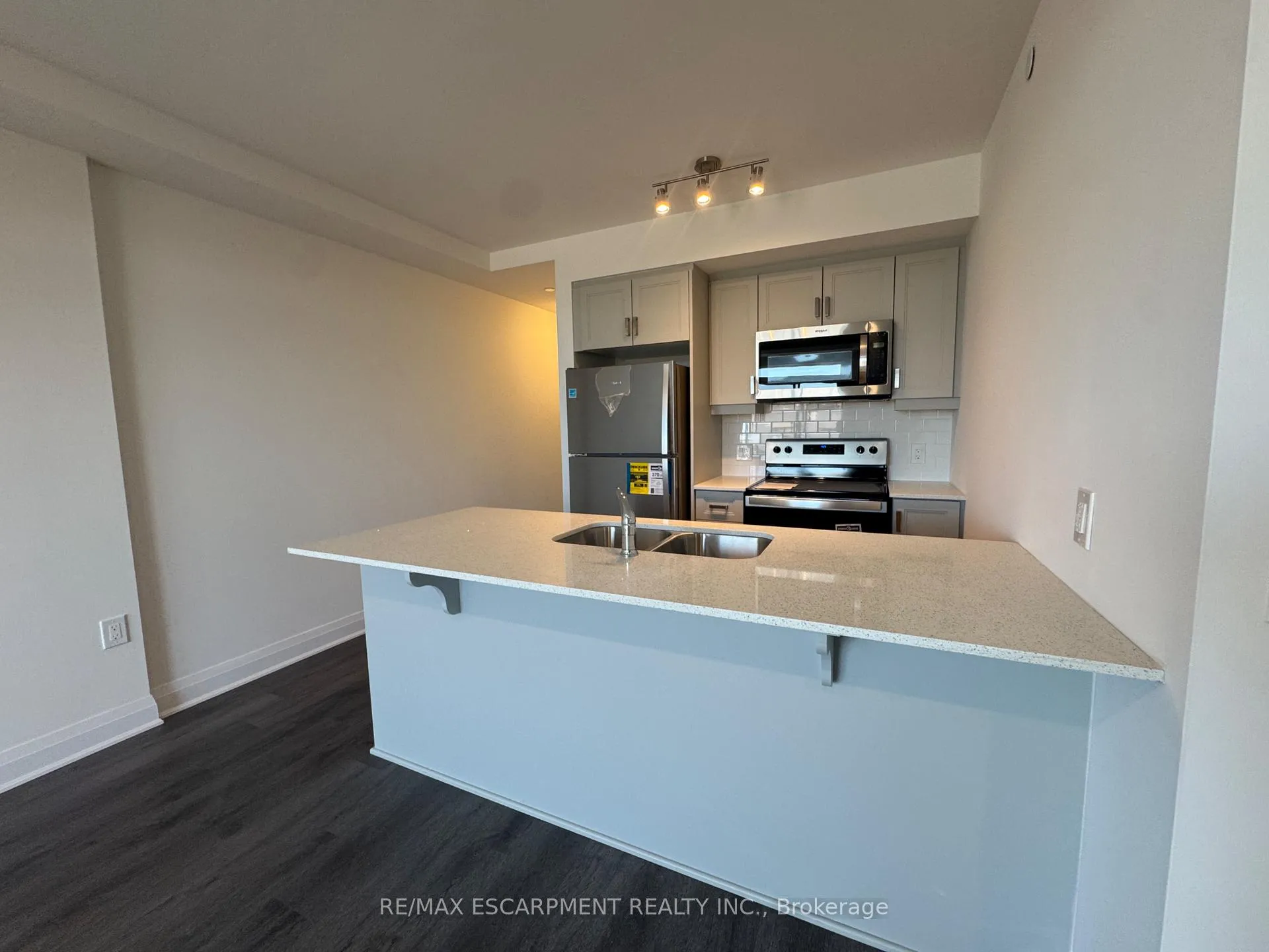 Photo 5 of Unit 319, 1936 Rymal Road E, Hamilton, Rymal — HOMEH
