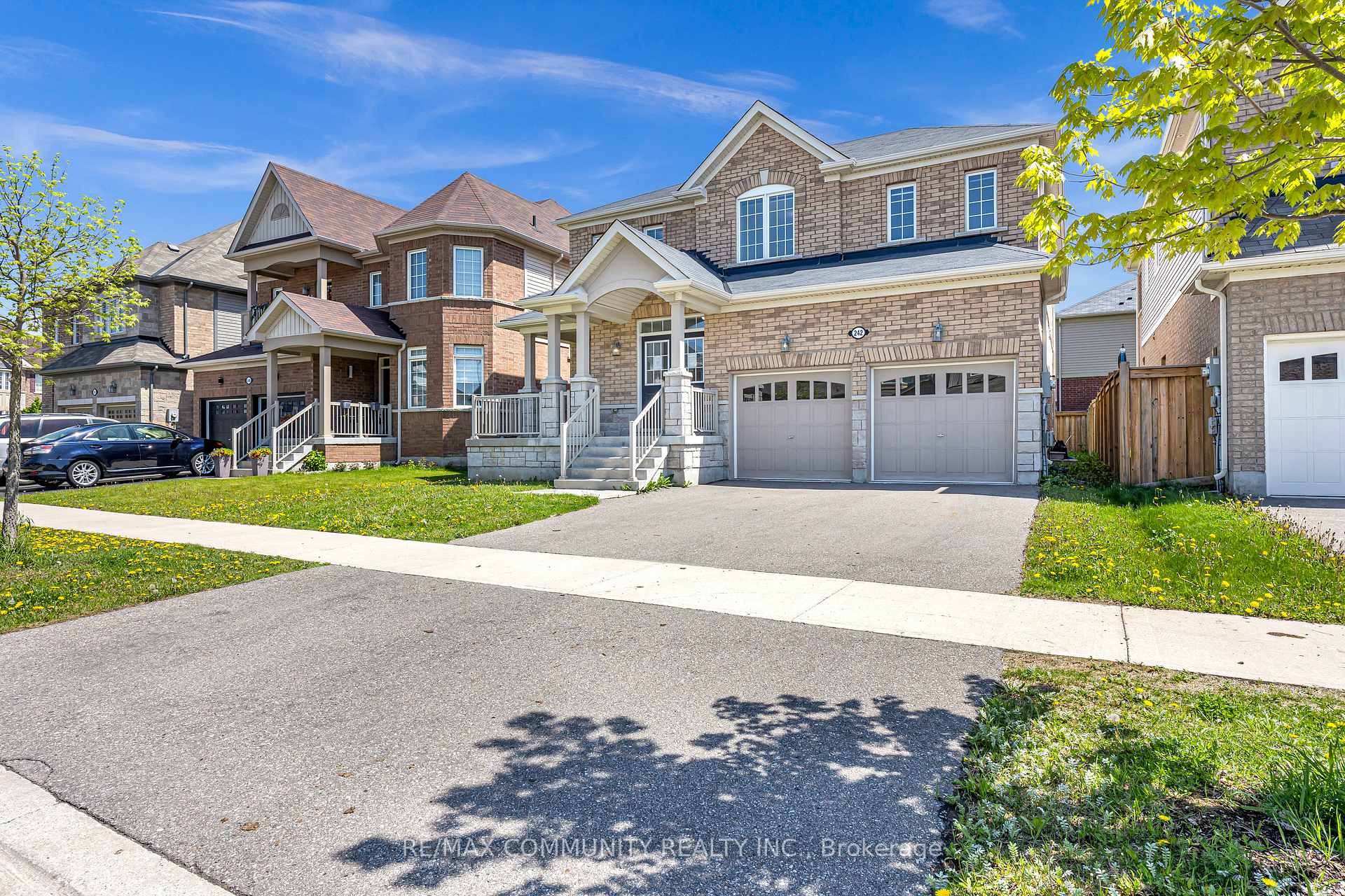 Photo 2 of 242 Kenneth Cole Drive, Clarington, Bowmanville — HOMEH