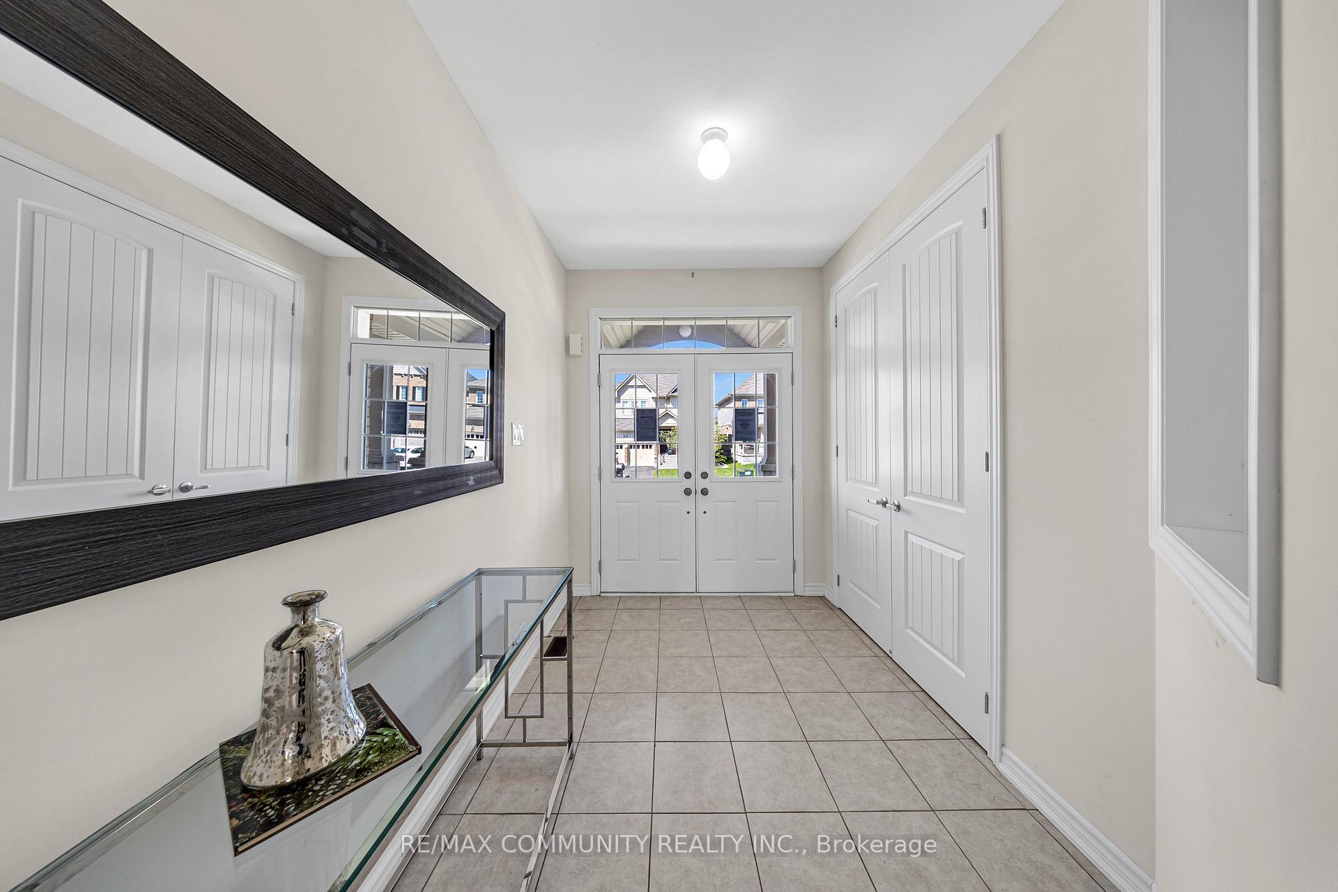 Photo 4 of 242 Kenneth Cole Drive, Clarington, Bowmanville — HOMEH