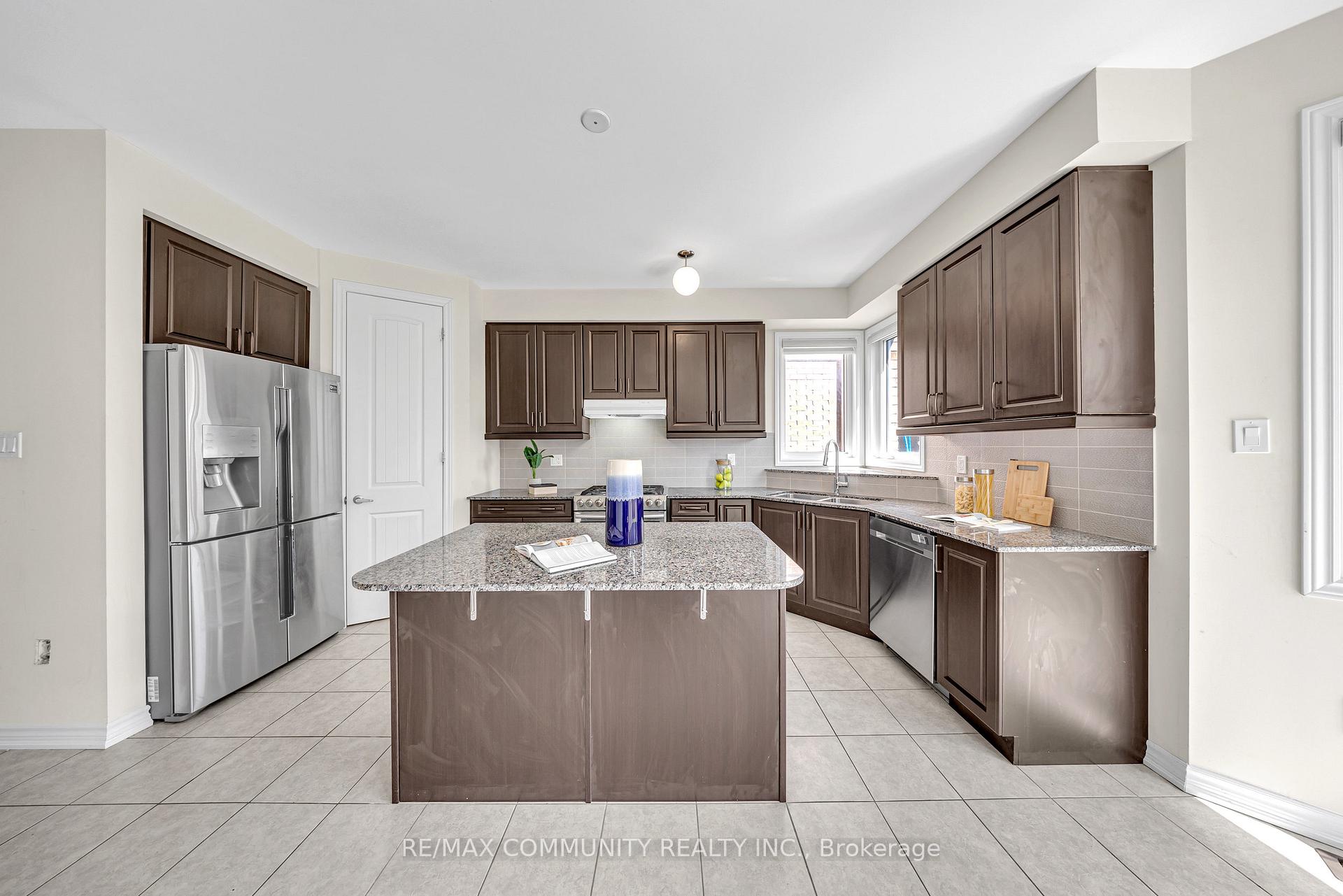Photo 10 of 242 Kenneth Cole Drive, Clarington, Bowmanville — HOMEH
