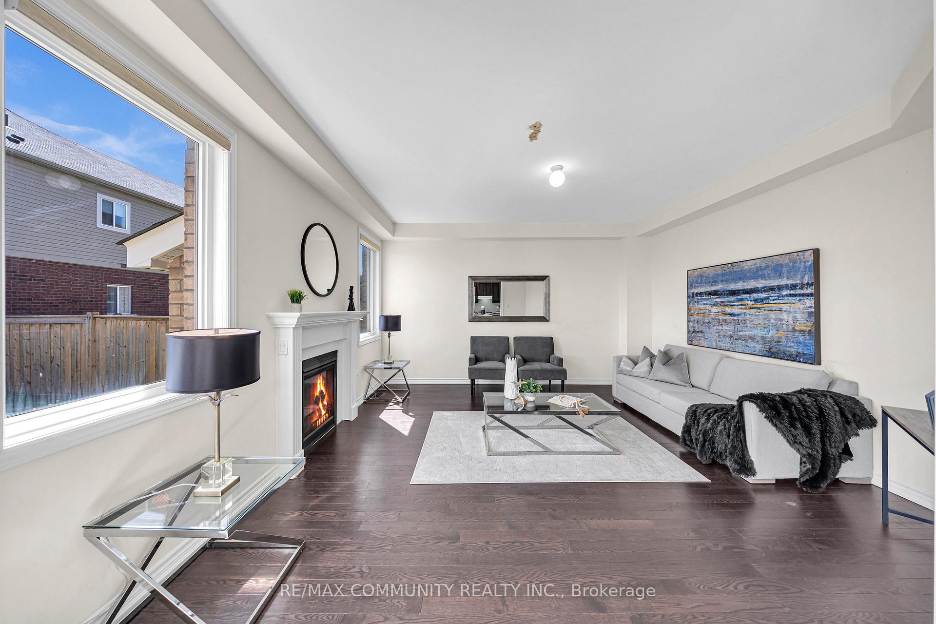 Photo 12 of 242 Kenneth Cole Drive, Clarington, Bowmanville — HOMEH