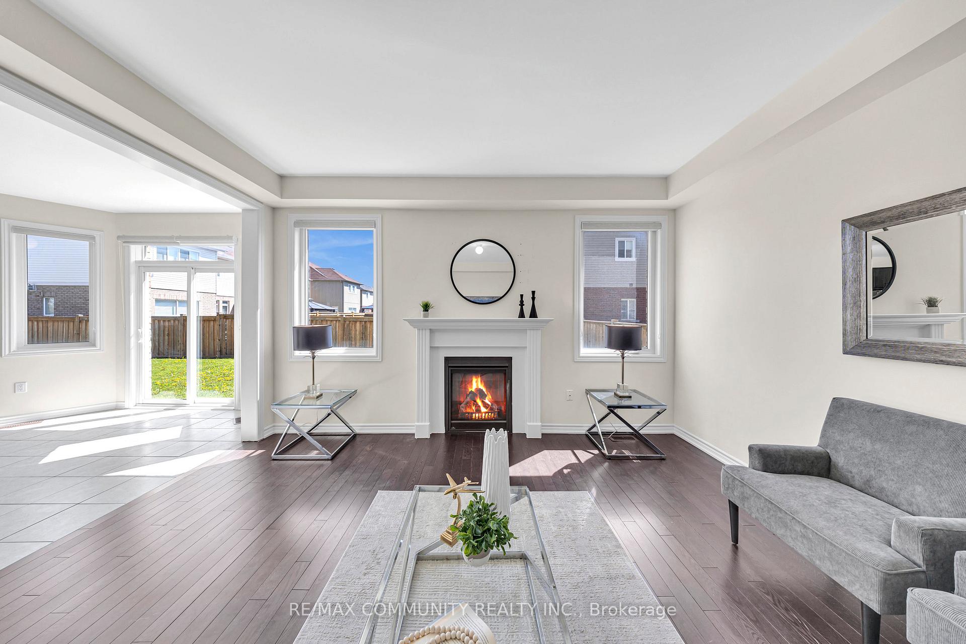 Photo 13 of 242 Kenneth Cole Drive, Clarington, Bowmanville — HOMEH