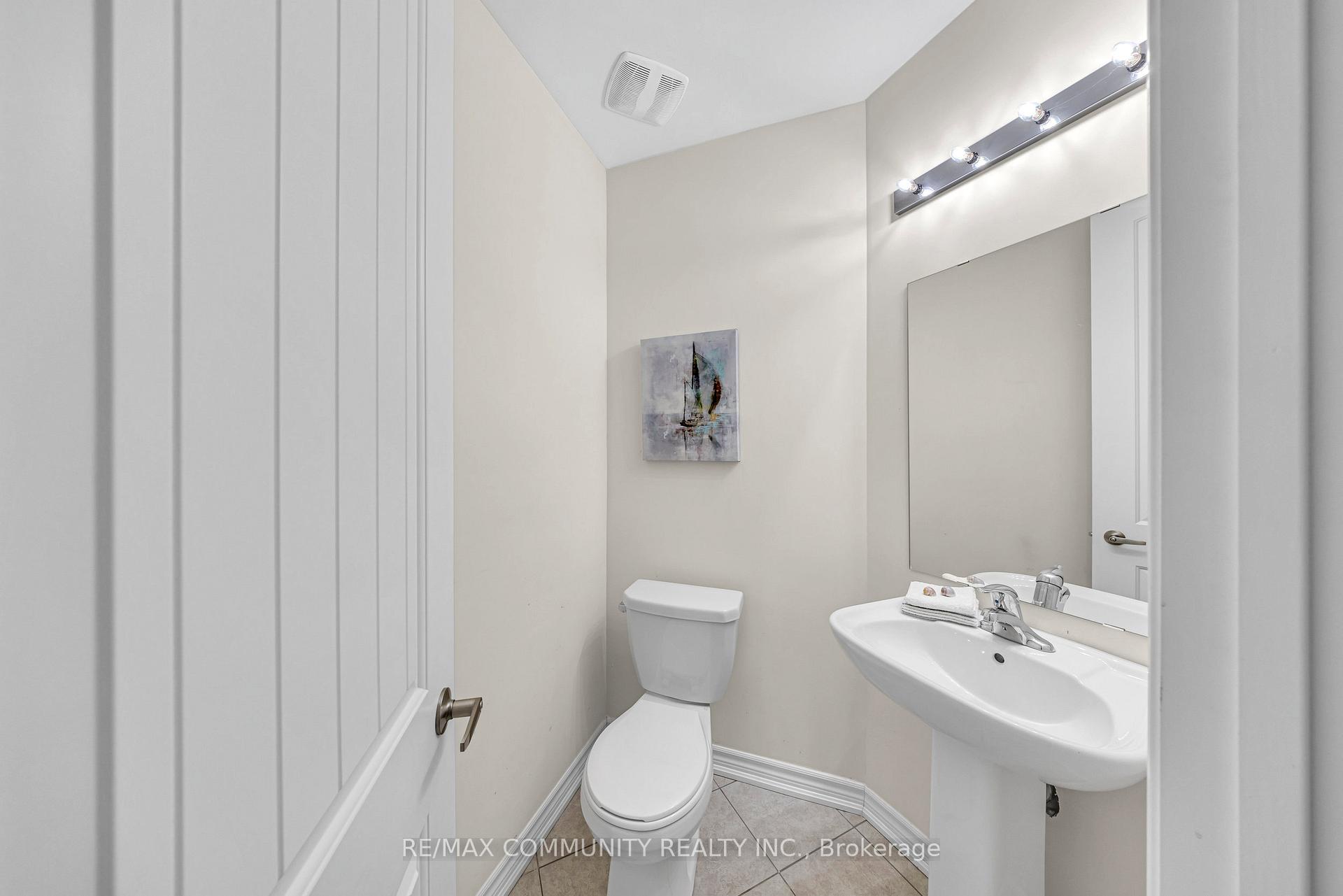 Photo 17 of 242 Kenneth Cole Drive, Clarington, Bowmanville — HOMEH