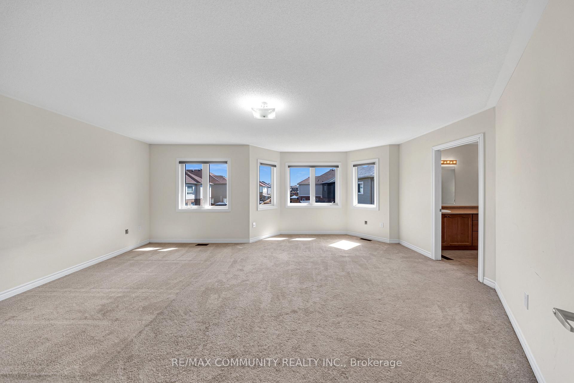Photo 19 of 242 Kenneth Cole Drive, Clarington, Bowmanville — HOMEH