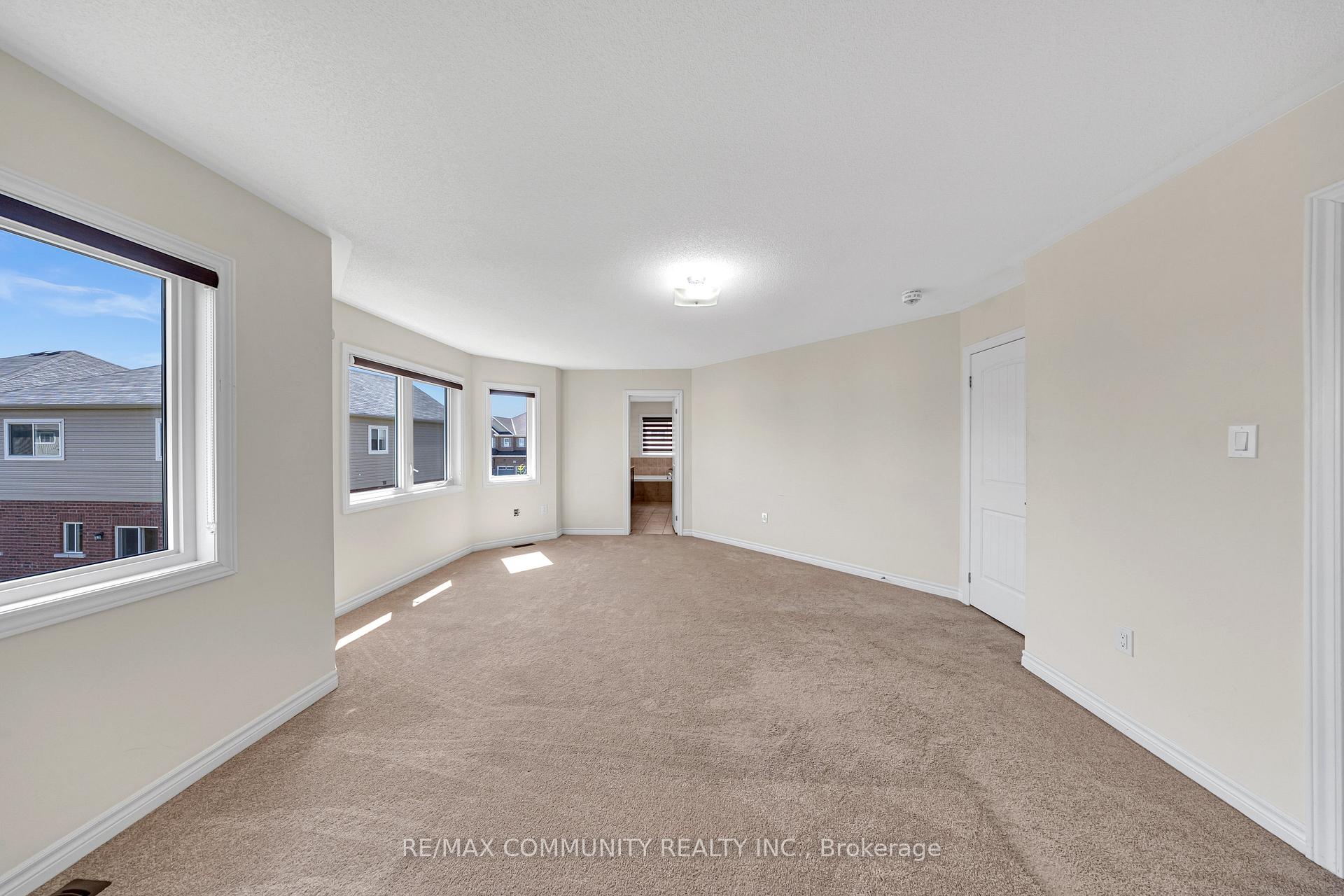 Photo 21 of 242 Kenneth Cole Drive, Clarington, Bowmanville — HOMEH