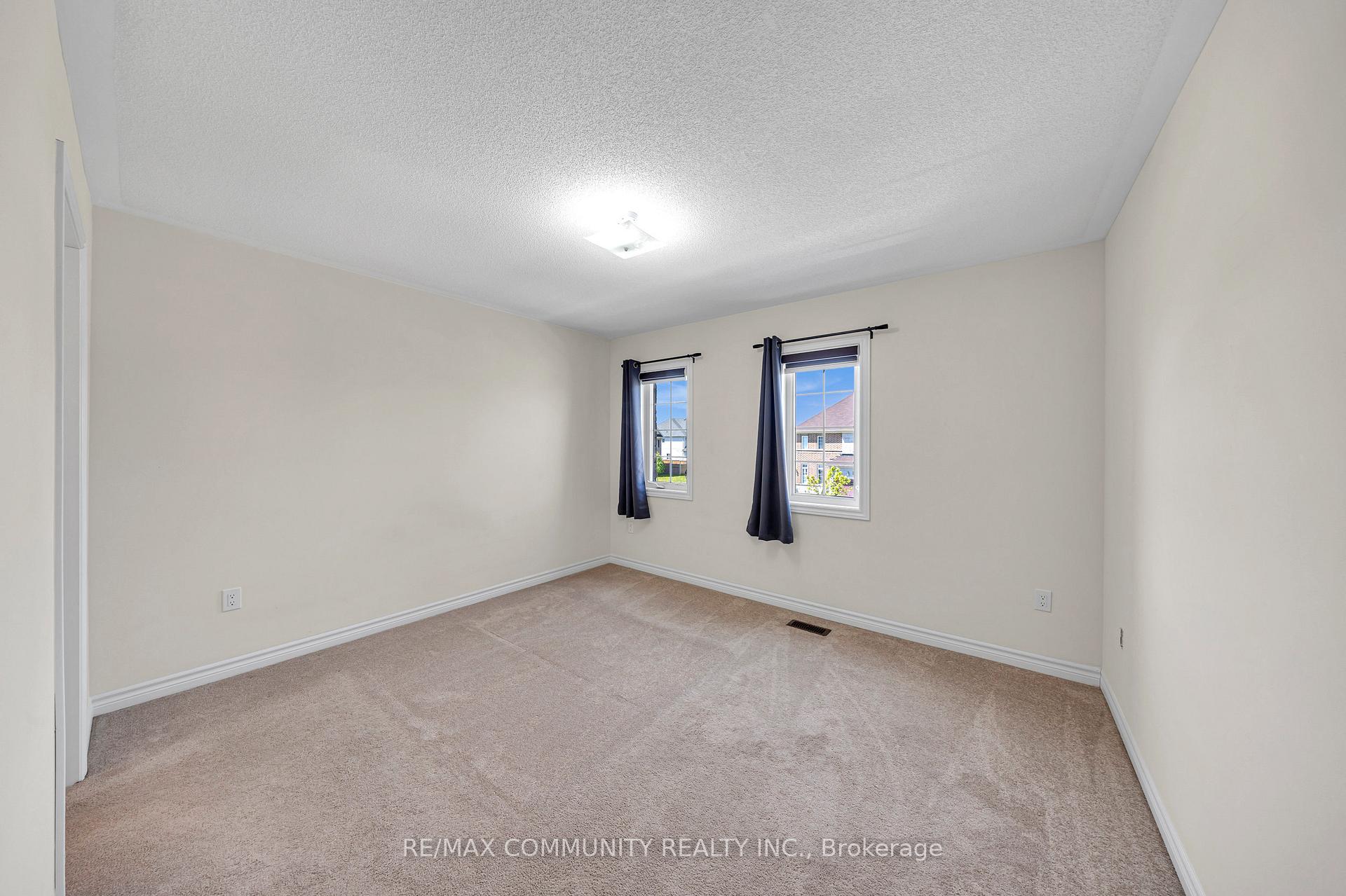 Photo 29 of 242 Kenneth Cole Drive, Clarington, Bowmanville — HOMEH