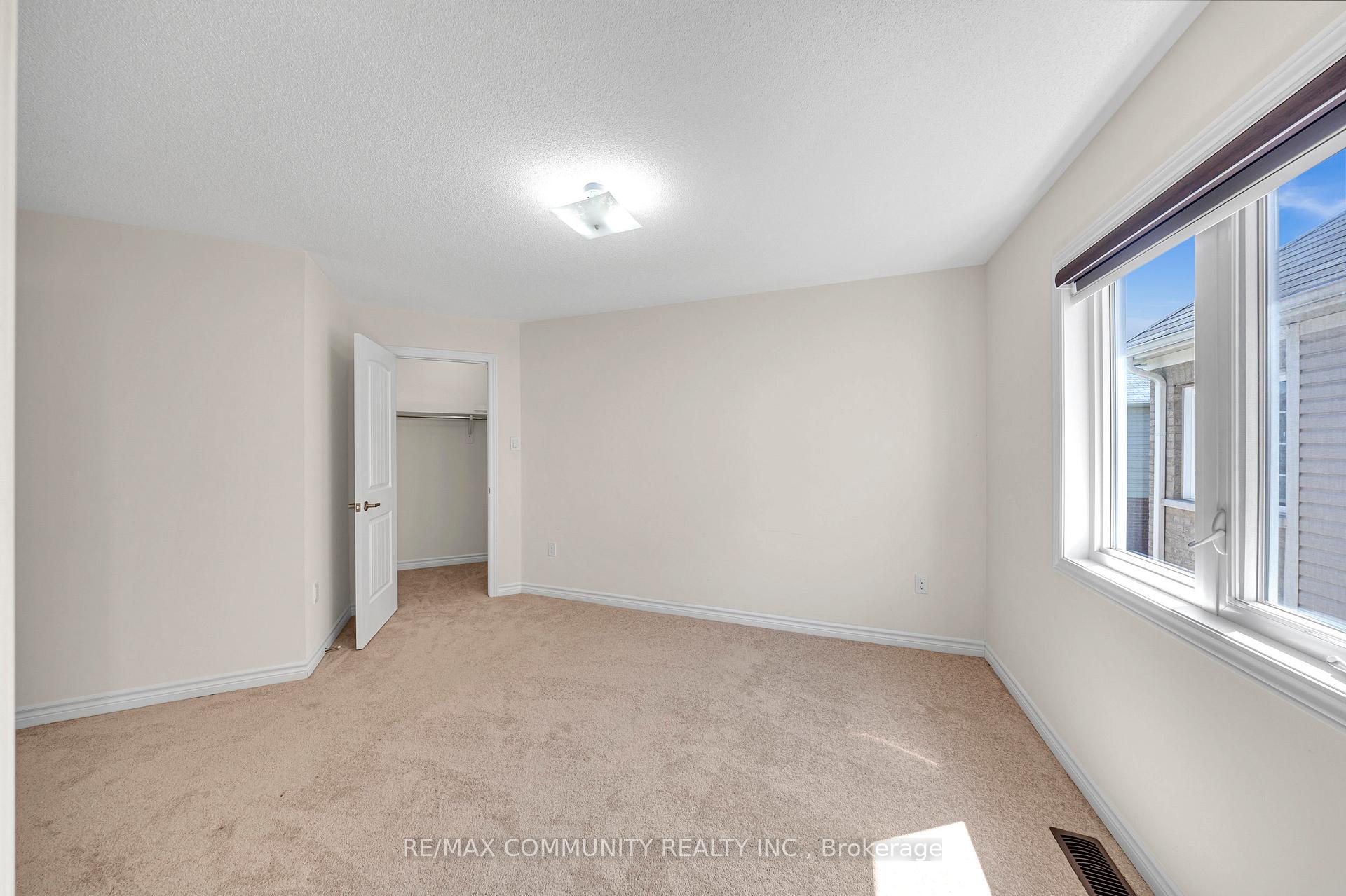 Photo 32 of 242 Kenneth Cole Drive, Clarington, Bowmanville — HOMEH