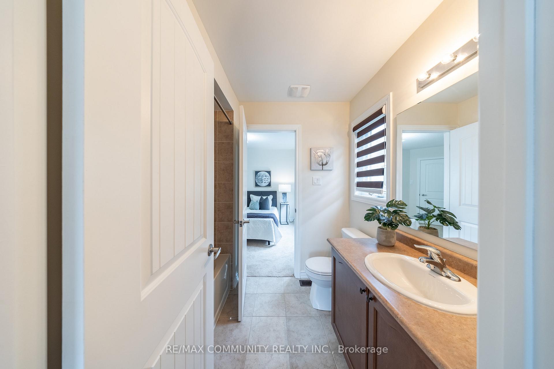 Photo 37 of 242 Kenneth Cole Drive, Clarington, Bowmanville — HOMEH
