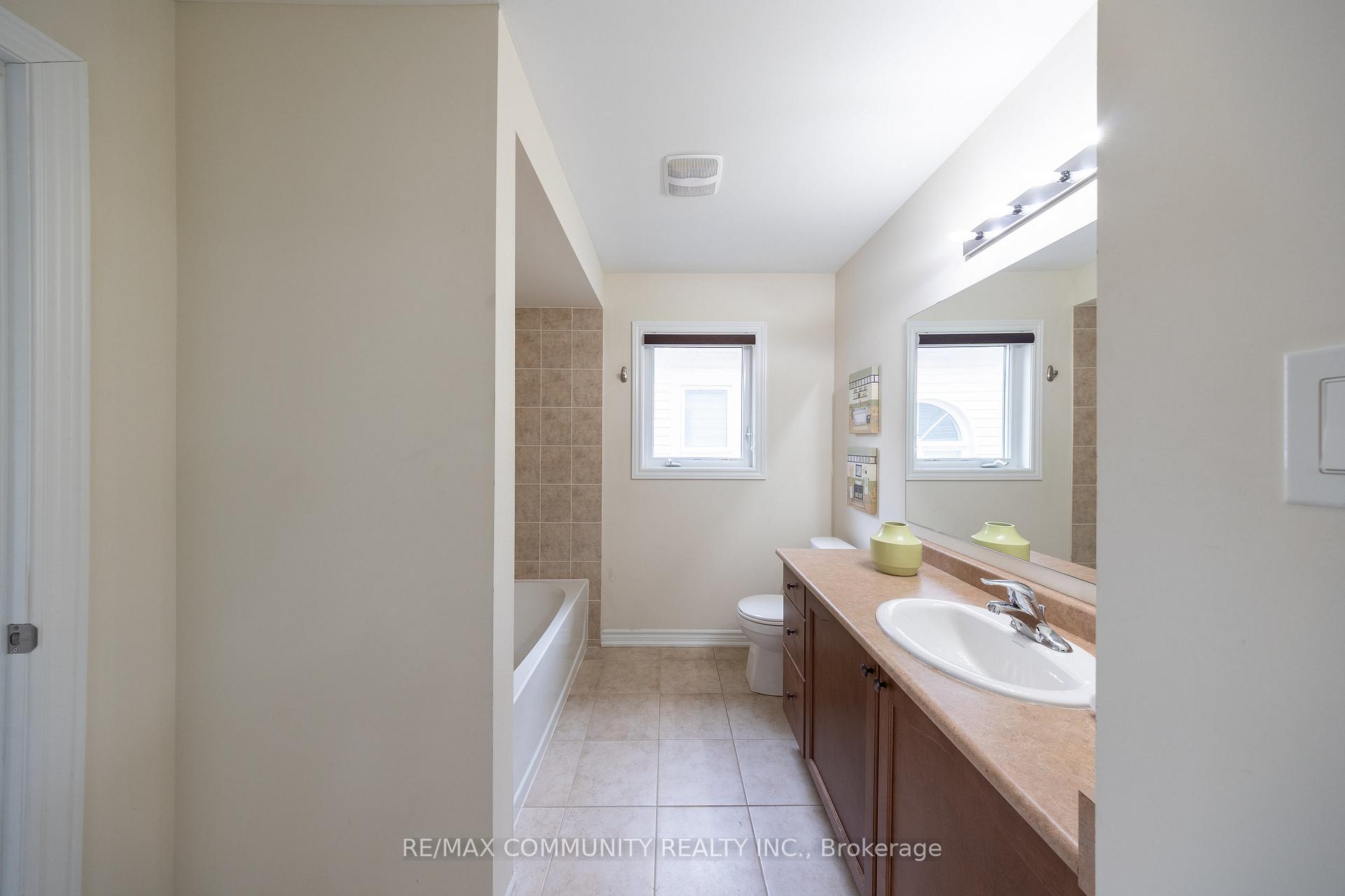 Photo 42 of 242 Kenneth Cole Drive, Clarington, Bowmanville — HOMEH