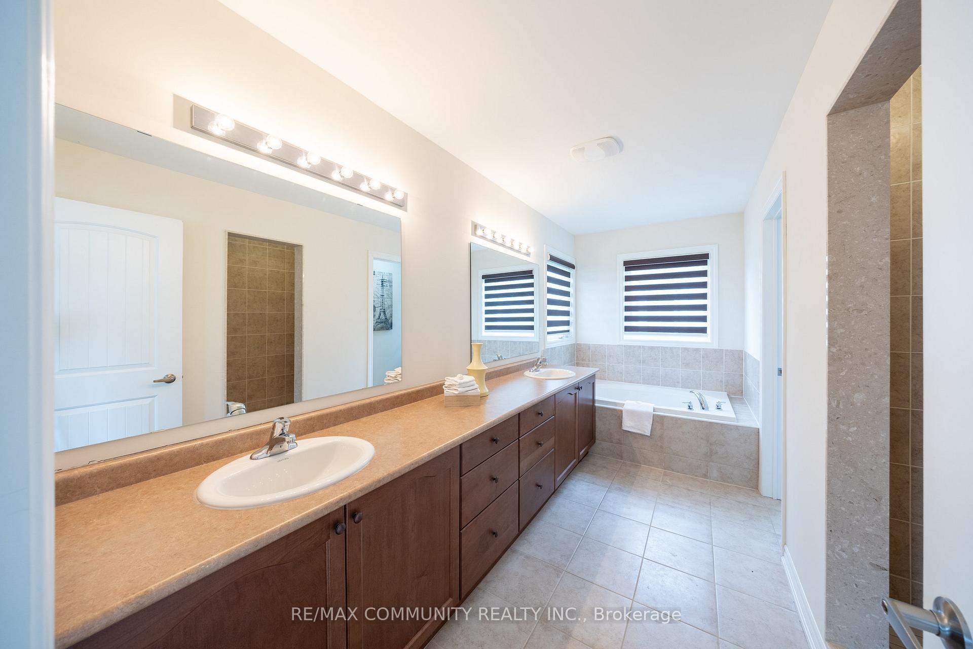 Photo 46 of 242 Kenneth Cole Drive, Clarington, Bowmanville — HOMEH
