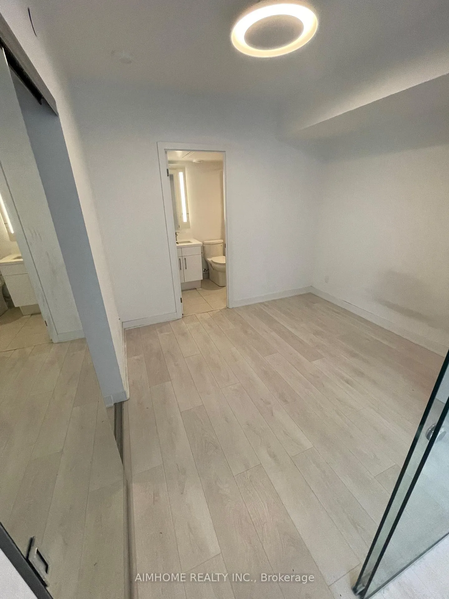Photo 5 of Unit 1607, 188 Cumberland Street, Toronto, The Annex — HOMEH