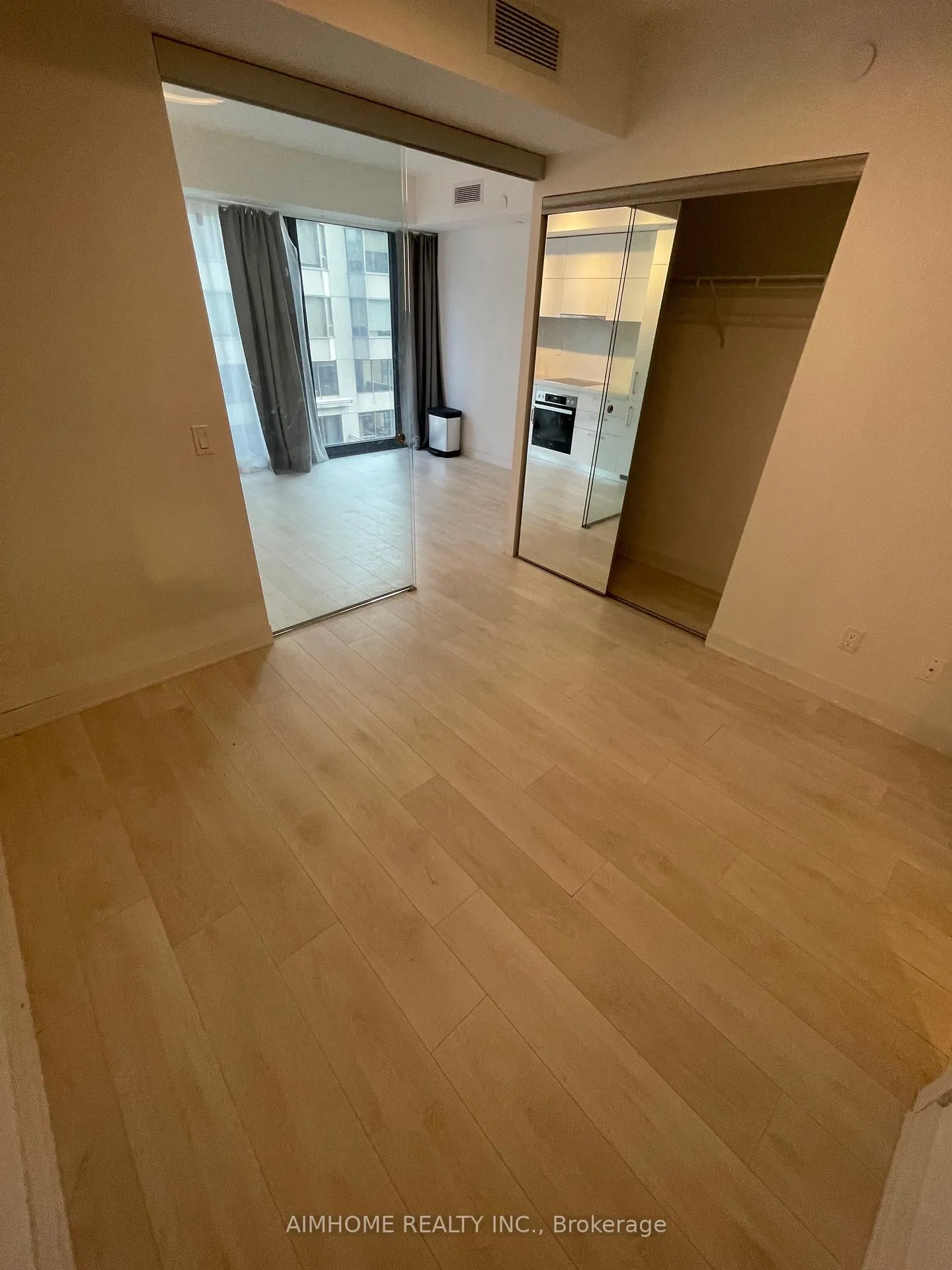 Photo 6 of Unit 1607, 188 Cumberland Street, Toronto, The Annex — HOMEH