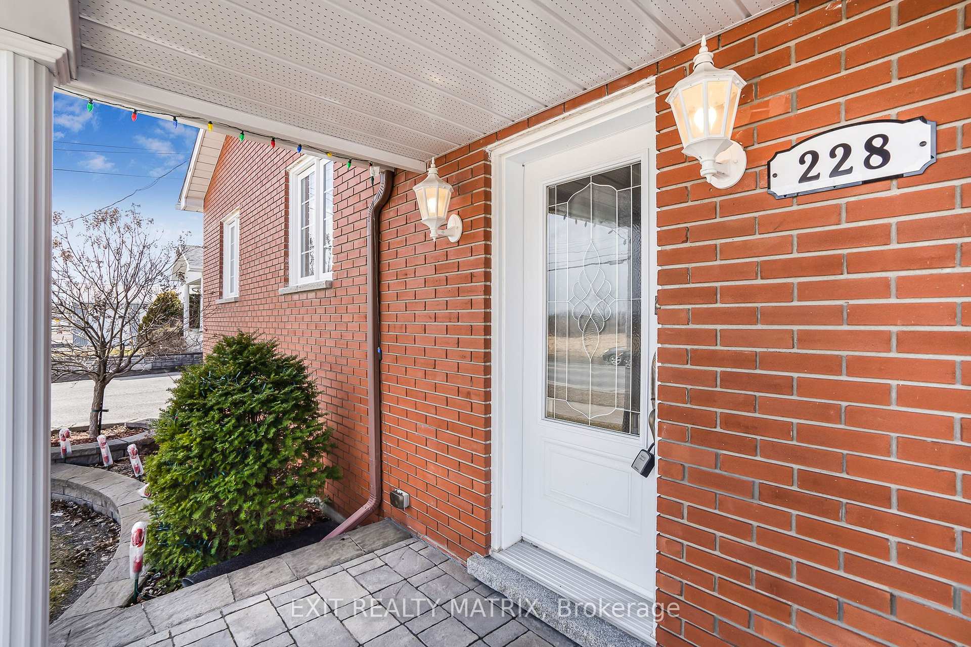 Photo 4 of 228 Main Street E, Champlain, Vankleek Hill — HOMEH