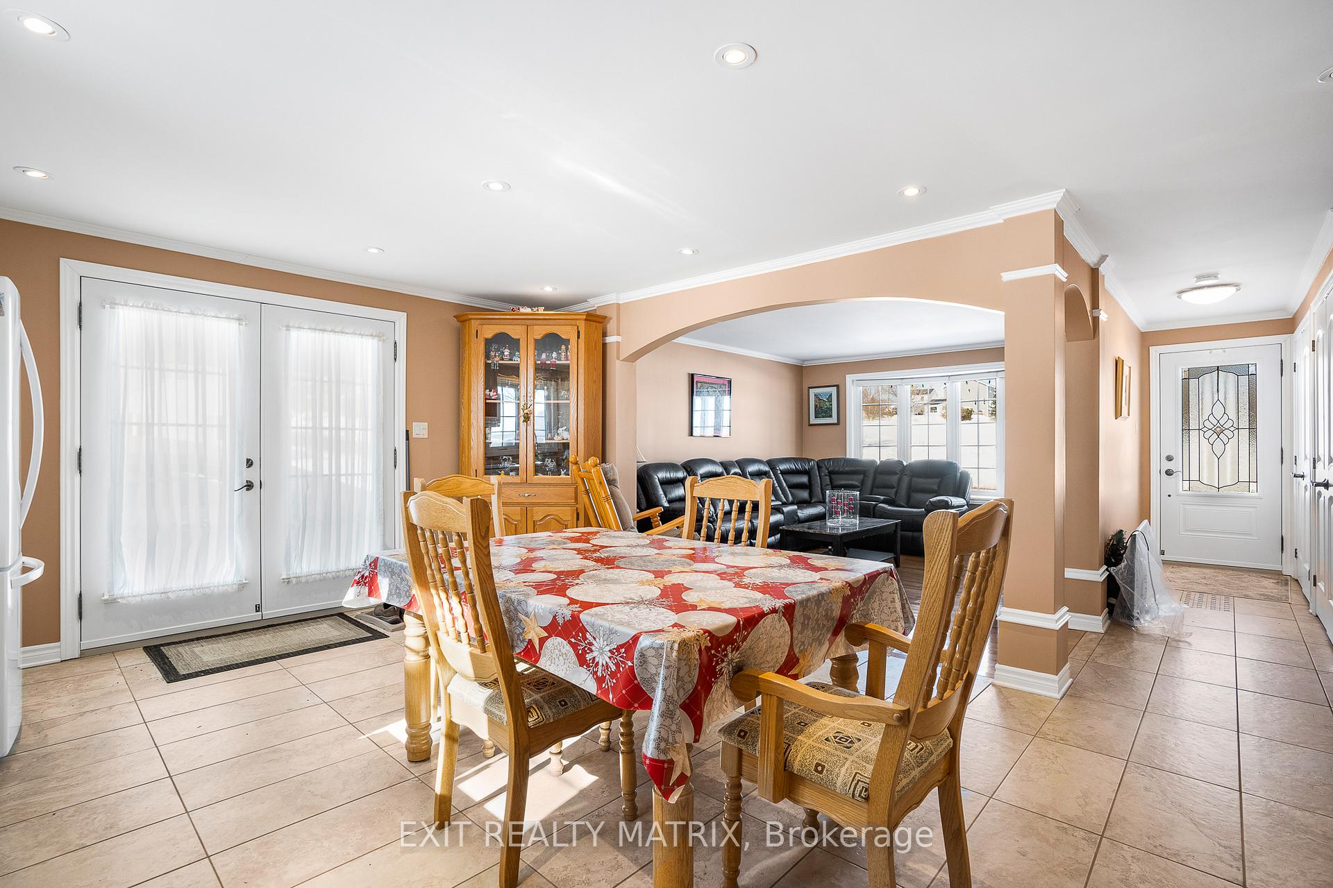 Photo 10 of 228 Main Street E, Champlain, Vankleek Hill — HOMEH