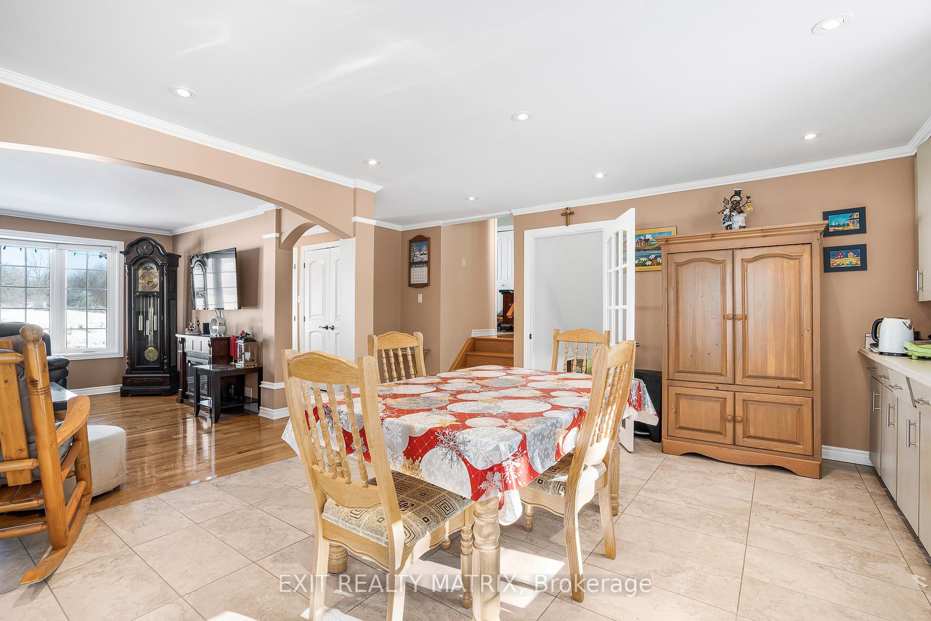 Photo 11 of 228 Main Street E, Champlain, Vankleek Hill — HOMEH