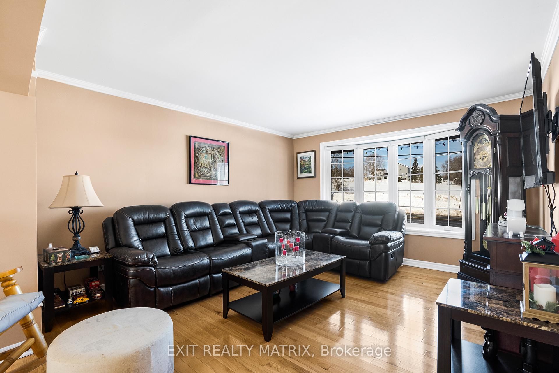 Photo 14 of 228 Main Street E, Champlain, Vankleek Hill — HOMEH