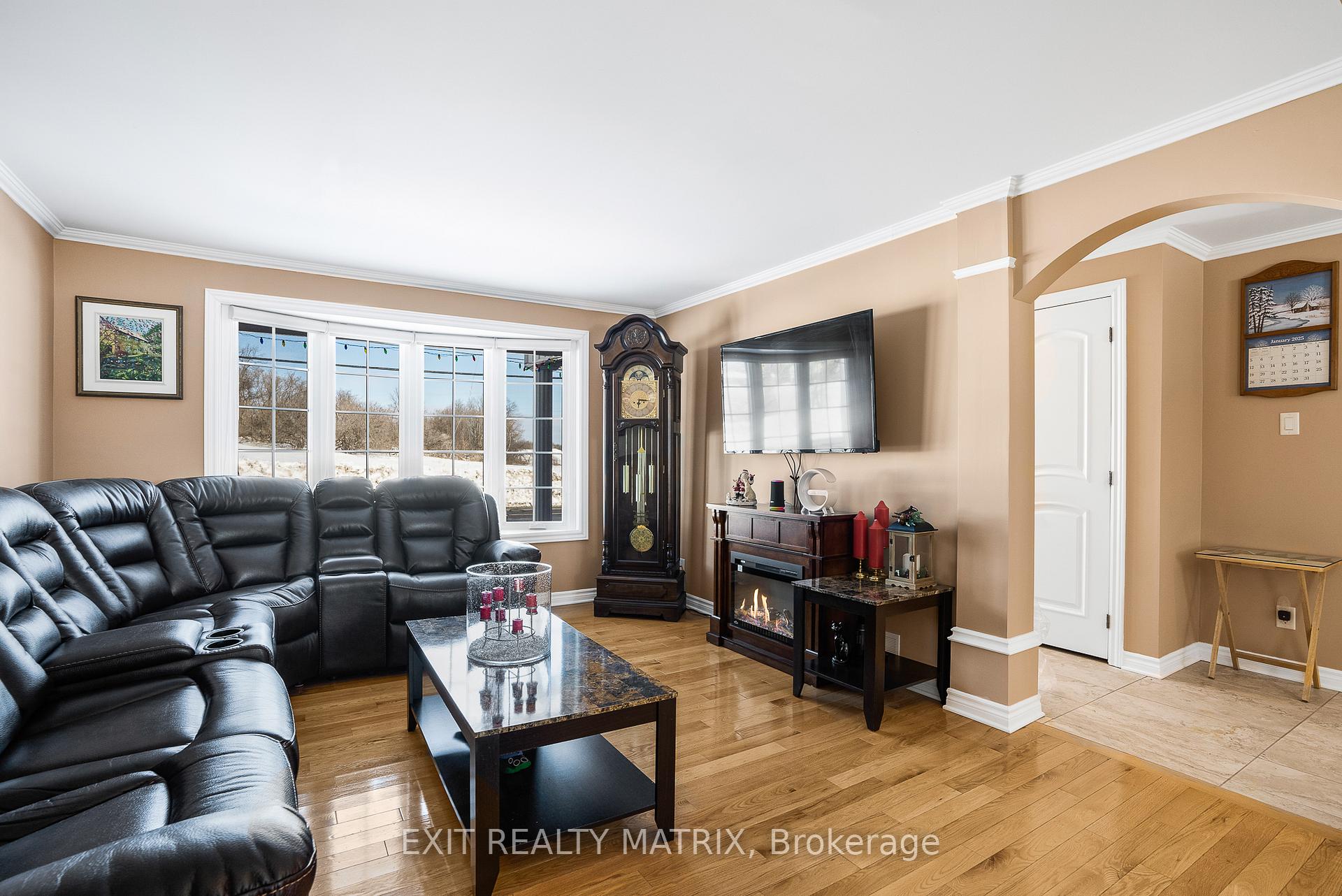 Photo 15 of 228 Main Street E, Champlain, Vankleek Hill — HOMEH