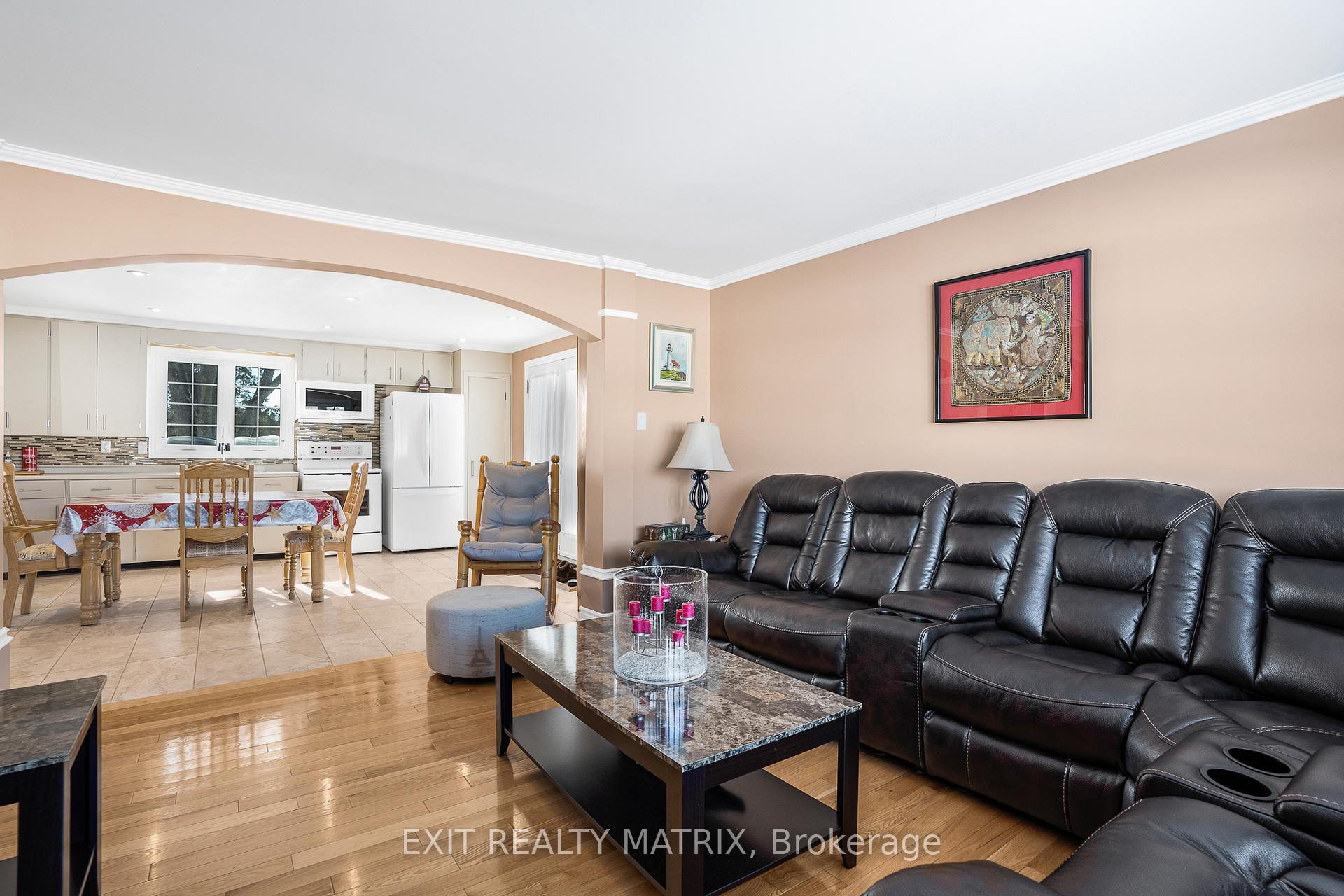 Photo 16 of 228 Main Street E, Champlain, Vankleek Hill — HOMEH