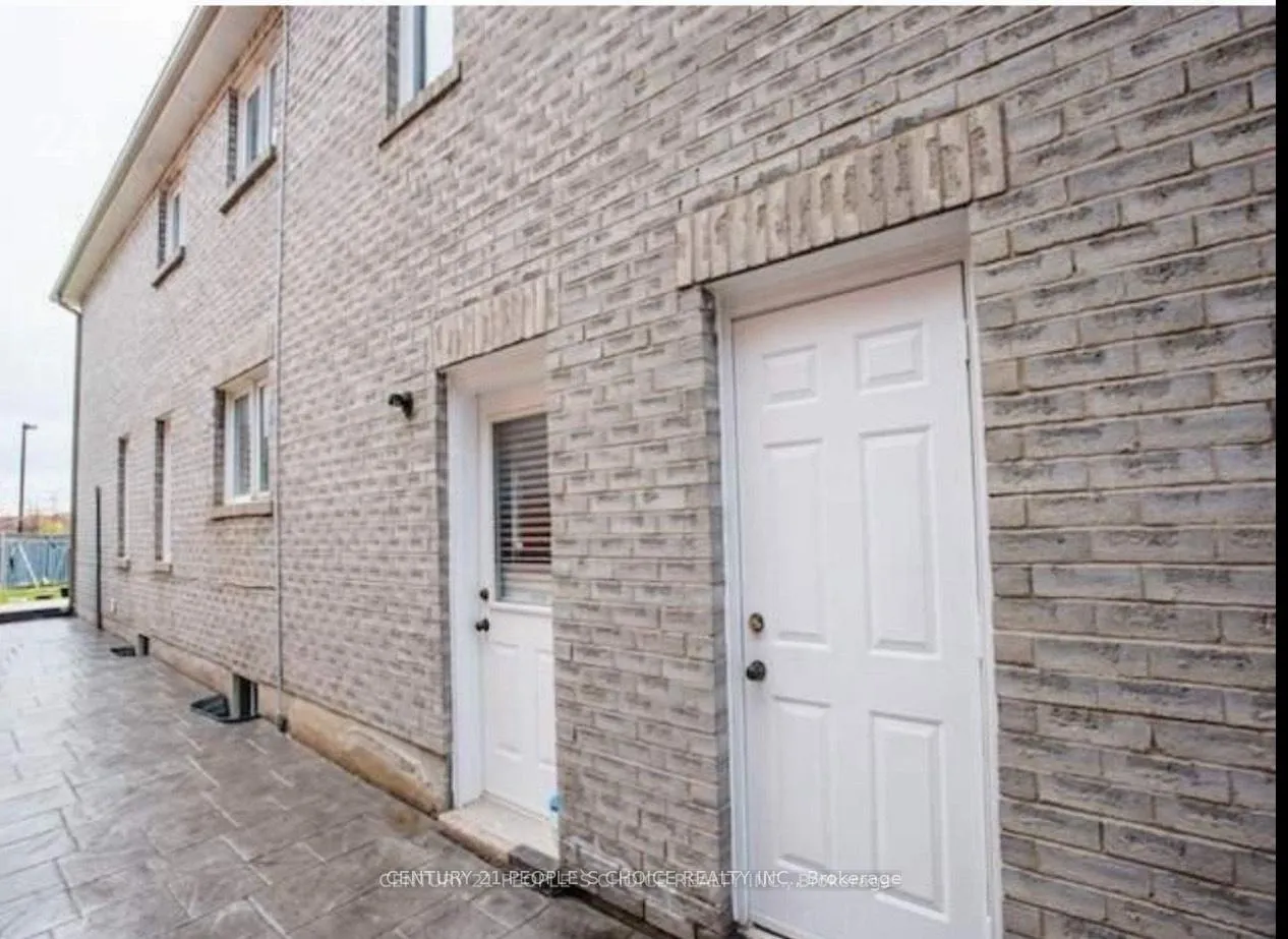 Photo 2 of Unit Lower, 24 Skranda Hill, Brampton, Fletcher's Creek South — HOMEH