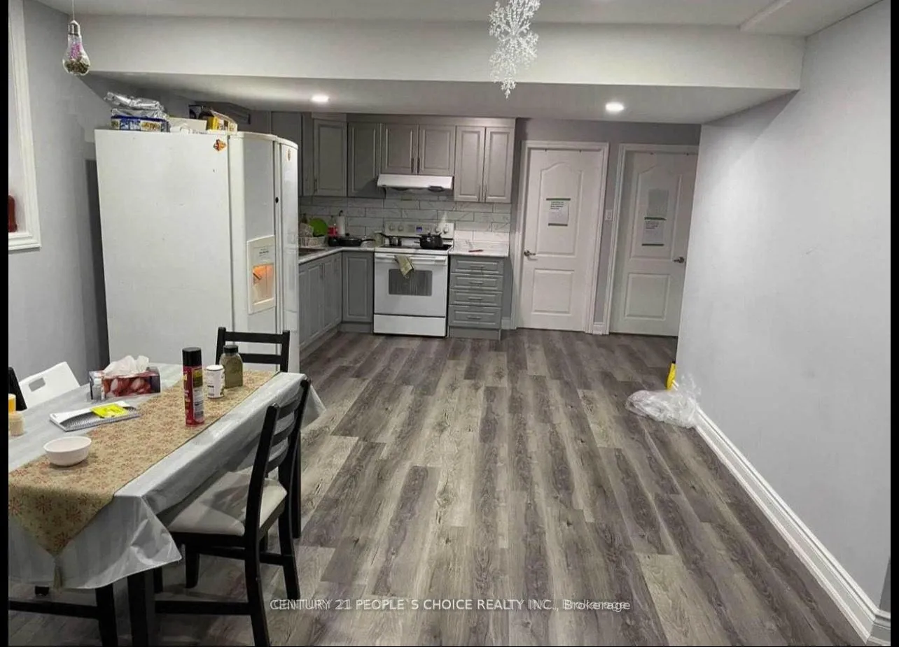 Photo 5 of Unit Lower, 24 Skranda Hill, Brampton, Fletcher's Creek South — HOMEH