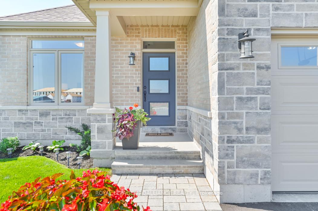 Photo 5 of 18 Athabaska Drive, Belleville, Thurlow Ward — HOMEH