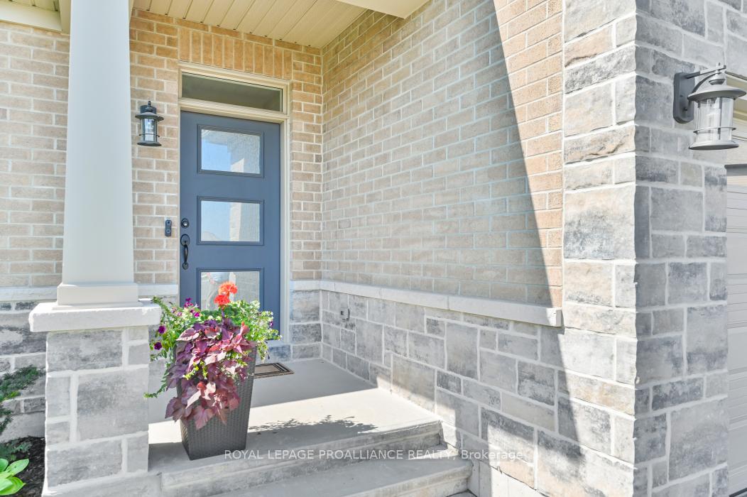 Photo 6 of 18 Athabaska Drive, Belleville, Thurlow Ward — HOMEH