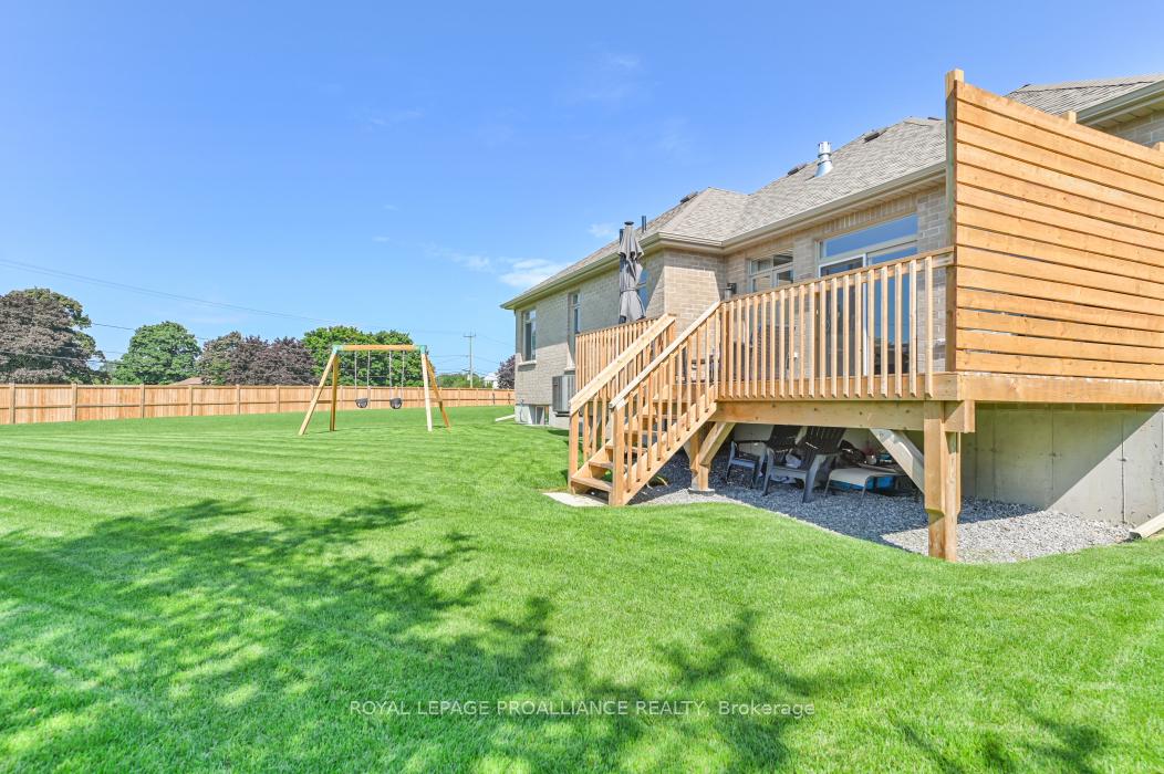 Photo 33 of 18 Athabaska Drive, Belleville, Thurlow Ward — HOMEH