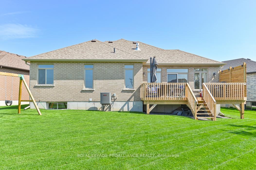 Photo 35 of 18 Athabaska Drive, Belleville, Thurlow Ward — HOMEH