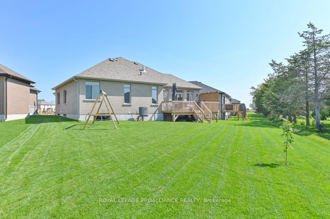 Photo 37 of 18 Athabaska Drive, Belleville, Thurlow Ward — HOMEH