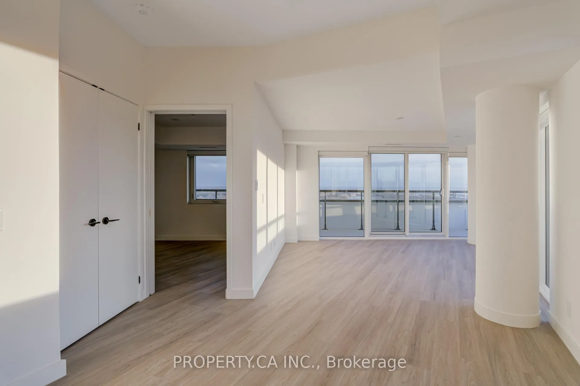 Photo 8 of Unit 1010, 1050 Eastern Avenue, Toronto, The Beaches — HOMEH